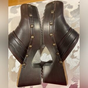 Very cool Mudd clogs